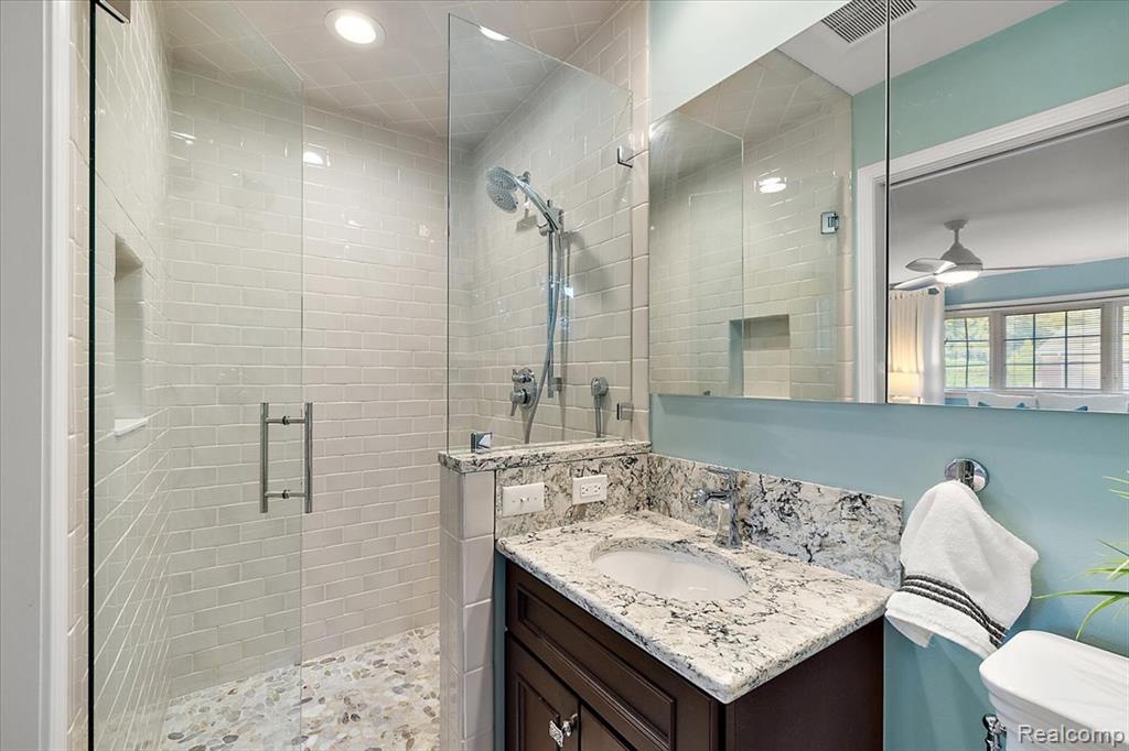 960 North Reading Road Bloomfield Hills, MI 48304 - Photo 29 of 43