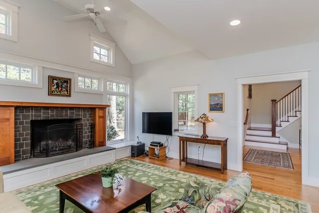 $1,295,000 | 60 Red Gate Lane, Amherst, MA 01002