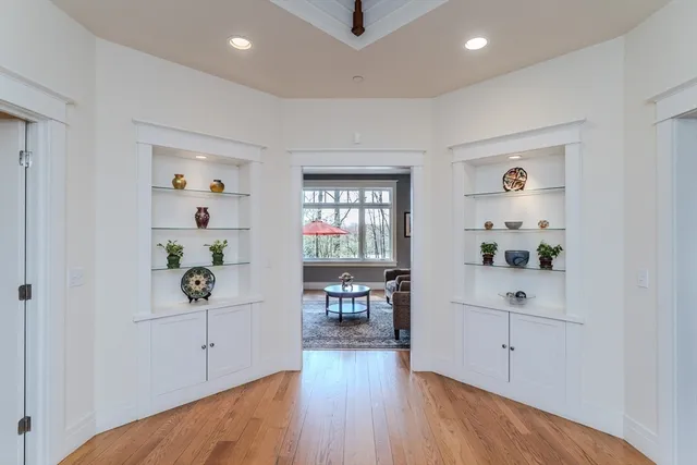 $1,295,000 | 60 Red Gate Lane, Amherst, MA 01002