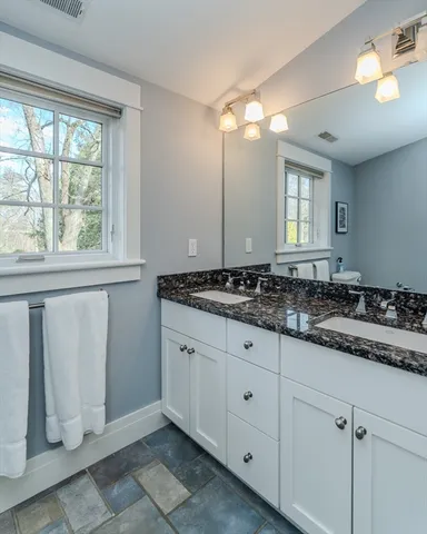 $1,295,000 | 60 Red Gate Lane, Amherst, MA 01002