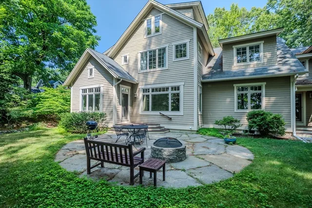 $1,295,000 | 60 Red Gate Lane, Amherst, MA 01002