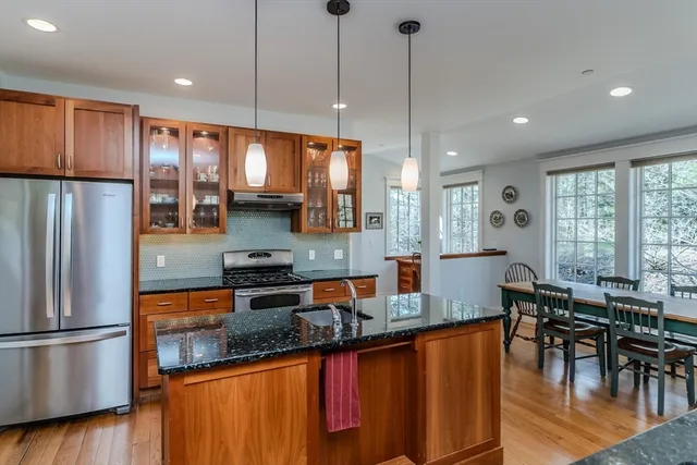 $1,295,000 | 60 Red Gate Lane, Amherst, MA 01002
