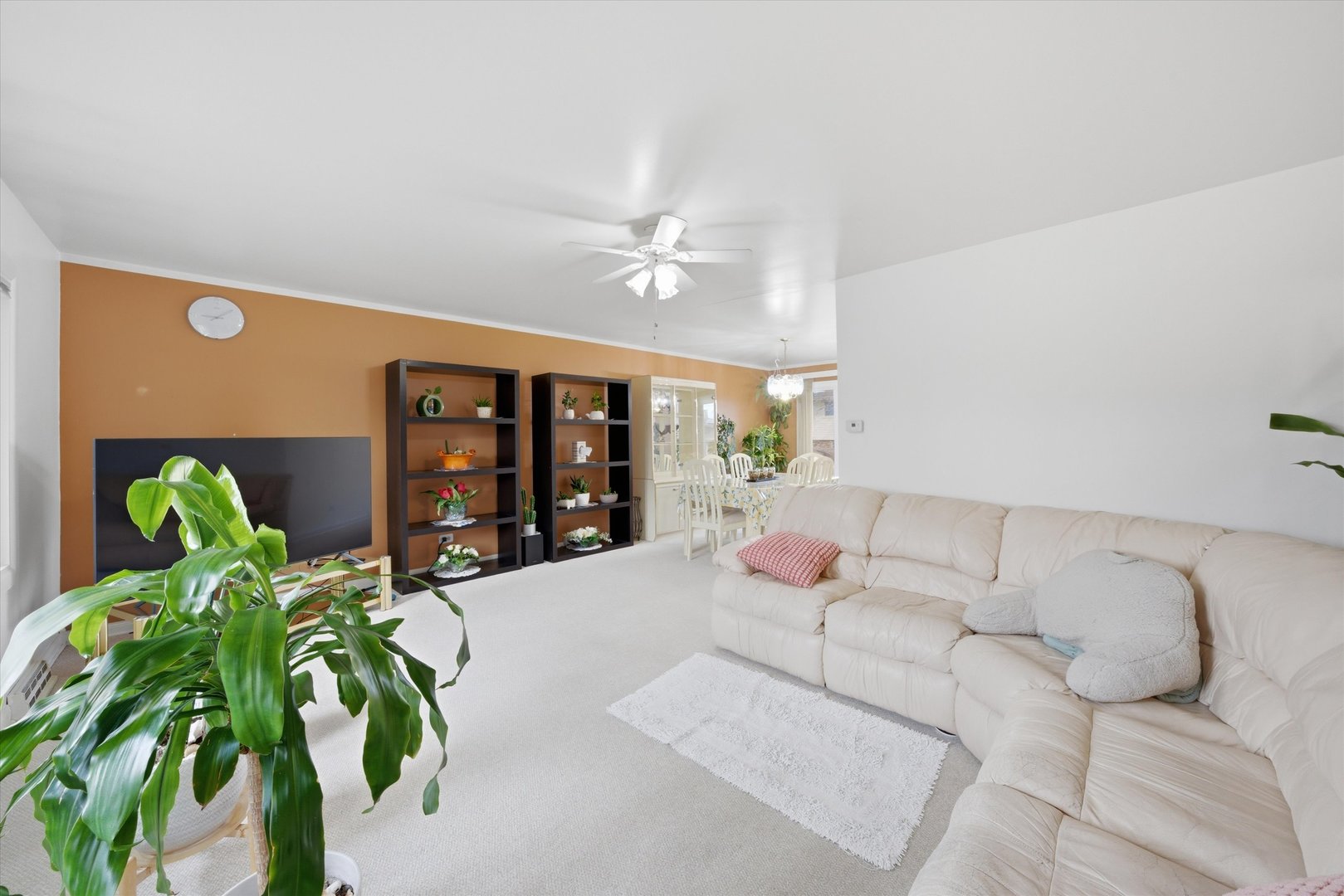6252 157th Street Oak Forest, IL 60452 - Photo 3 of 36