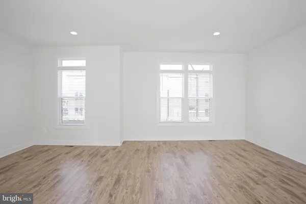 $4,500 | 44734 Roosevelt Square, Ashburn, VA 20147