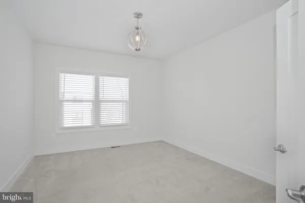 $4,500 | 44734 Roosevelt Square, Ashburn, VA 20147