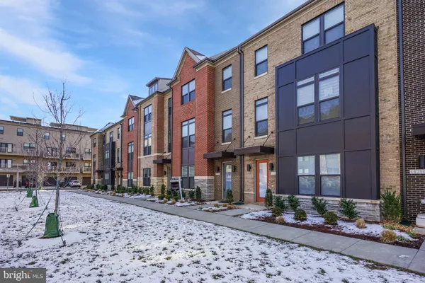 $4,500 | 44734 Roosevelt Square, Ashburn, VA 20147