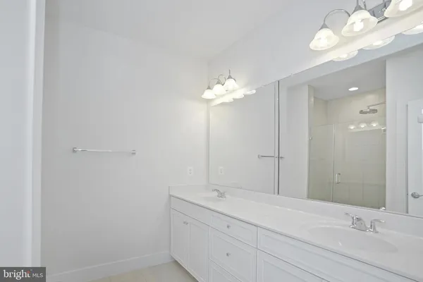 $4,500 | 44734 Roosevelt Square, Ashburn, VA 20147