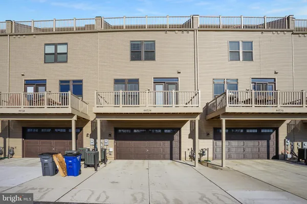 $4,500 | 44734 Roosevelt Square, Ashburn, VA 20147