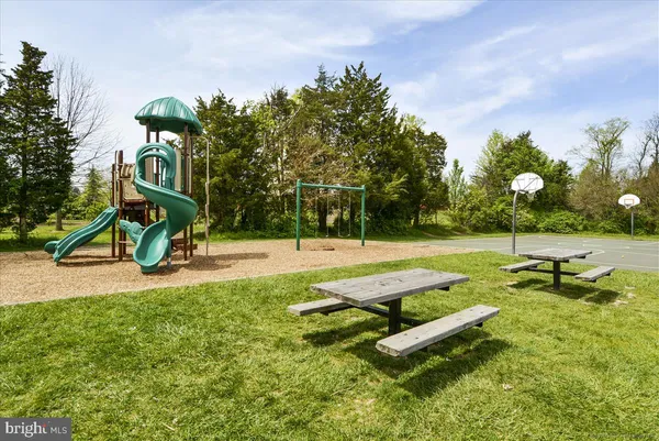 $950,000 | 21426 Overland Park Drive, Ashburn, VA 20147