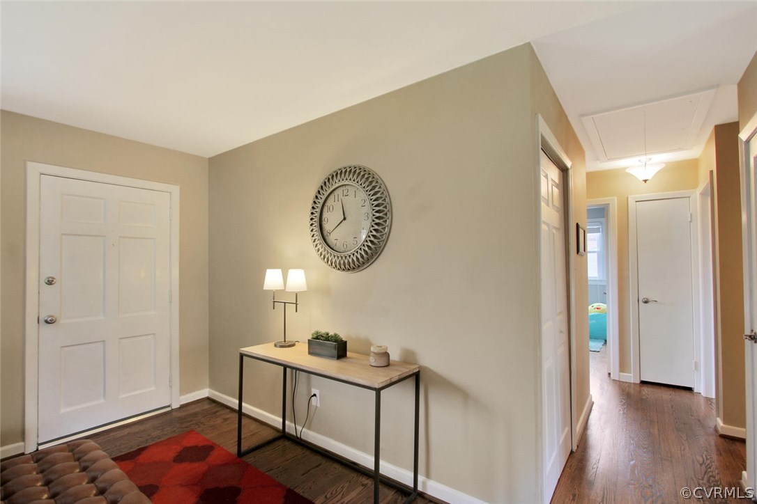 3206 Dancer Road Henrico, VA 23294 - Photo 3 of 27 Gallery Image 3