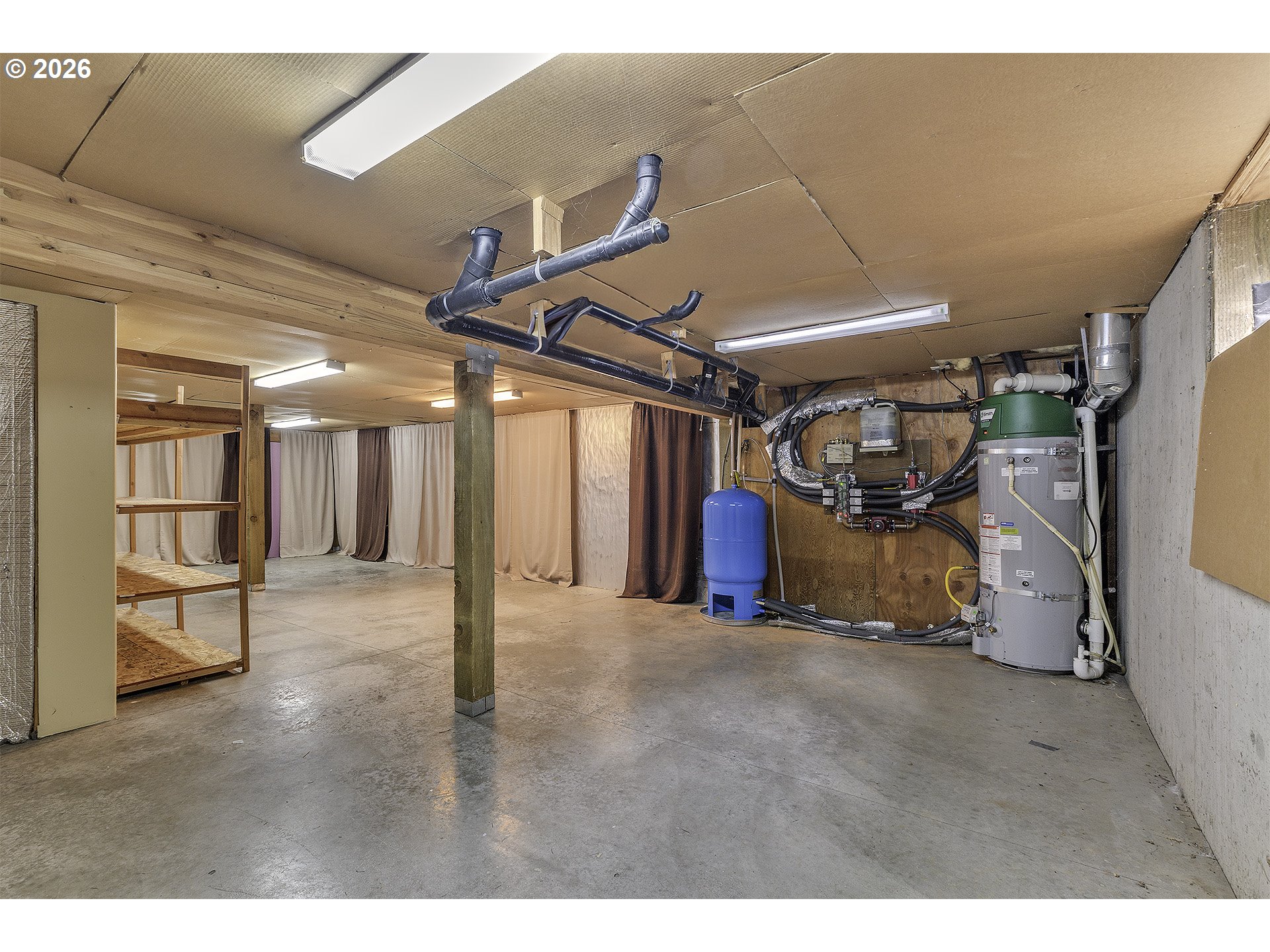 16860 Hoffman Avenue Sandy, OR 97055 - Photo 38 of 47 a view of a garage