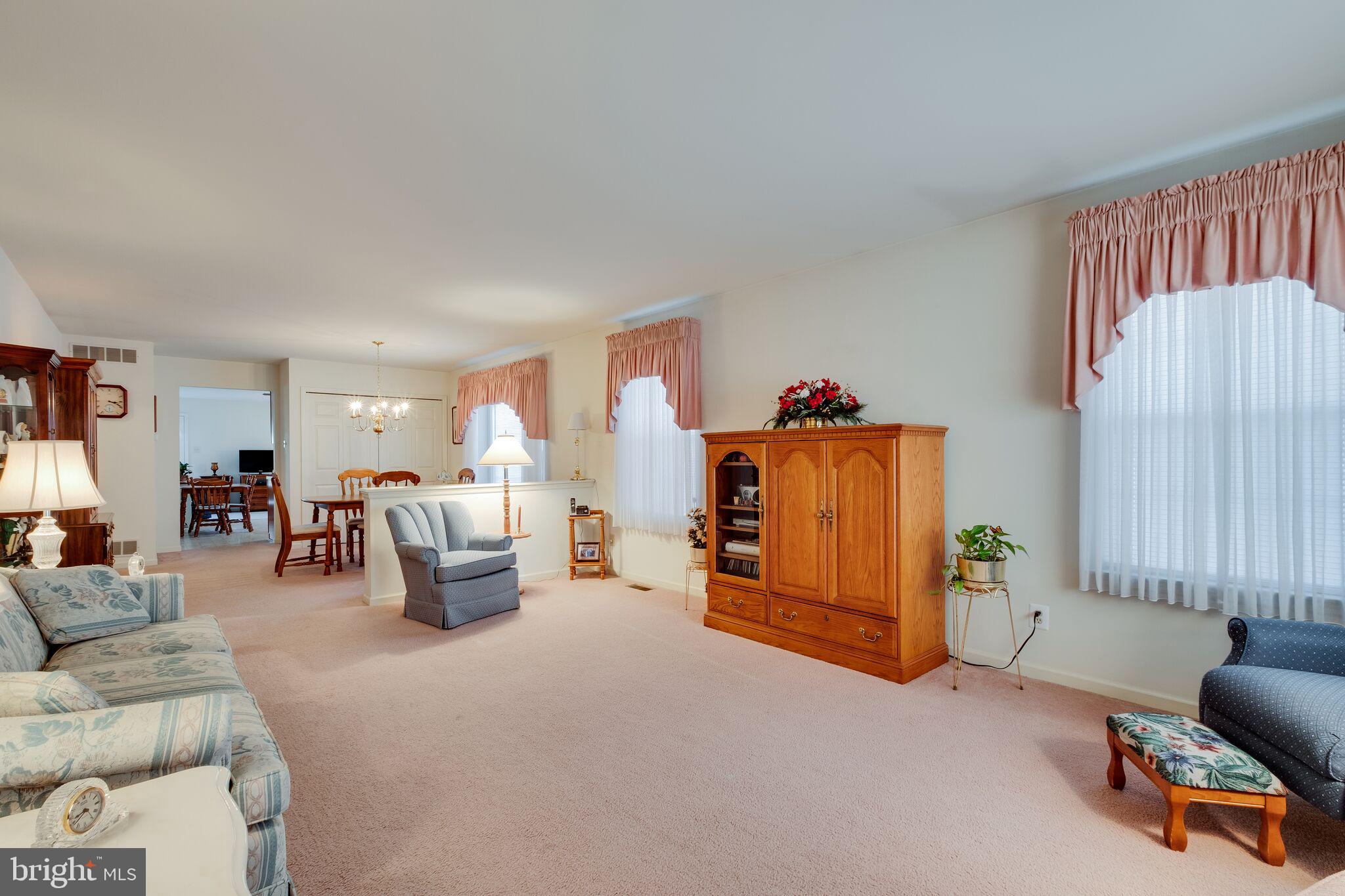 425 Country Way Mickleton, NJ 08056 - Photo 4 of 29 Living room
