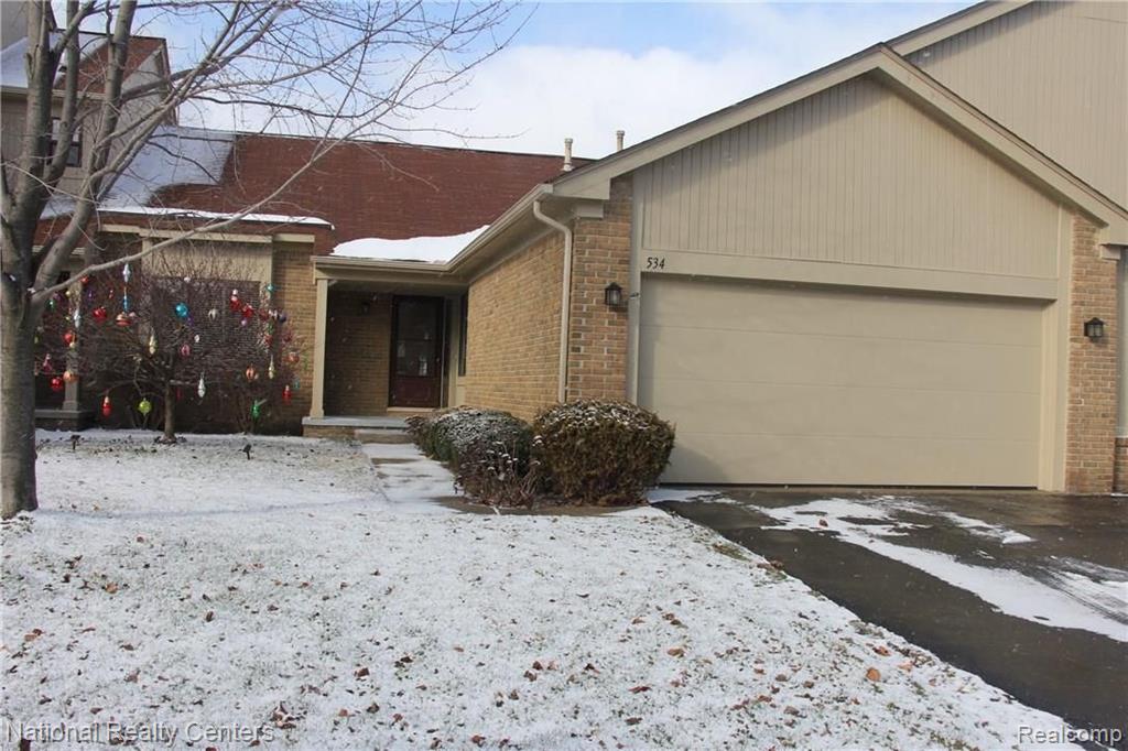534 Tennyson Rochester Hills, MI 48307 - Photo 1 of 29