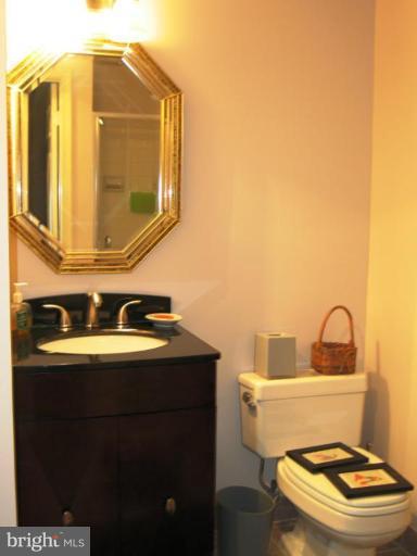 8055 Rising Ridge Road Bethesda, MD 20817 - Photo 21 of 25 Bath #3