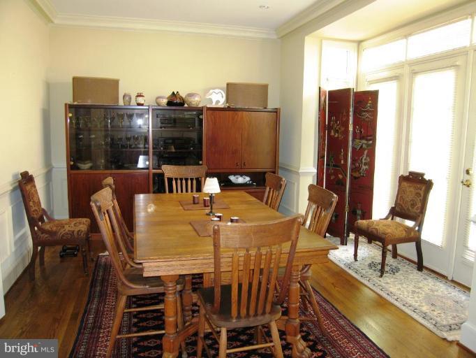 8055 Rising Ridge Road Bethesda, MD 20817 - Photo 5 of 25 With Hardwood Floor