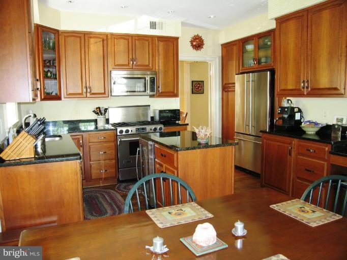8055 Rising Ridge Road Bethesda, MD 20817 - Photo 9 of 25 Kitchen #2
