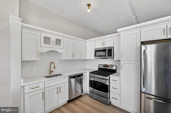 $2,700 | 811 4th Street Northwest, Unit 1215, Washington, DC 20001