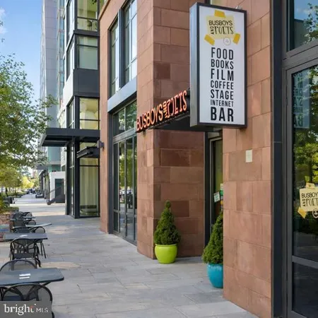 $2,700 | 811 4th Street Northwest, Unit 1215, Washington, DC 20001