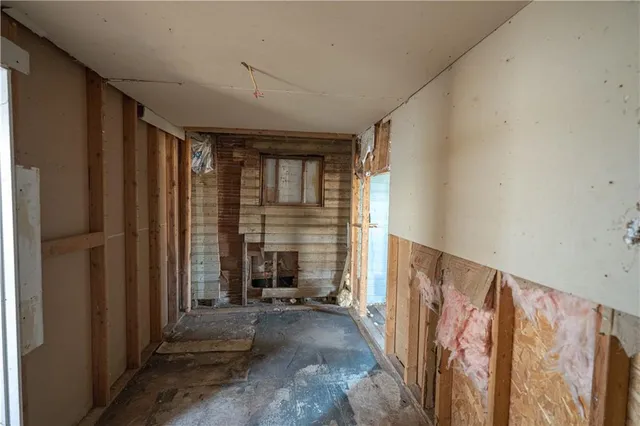 $27,500 | 415 Elm Street, Chetopa, KS 67336