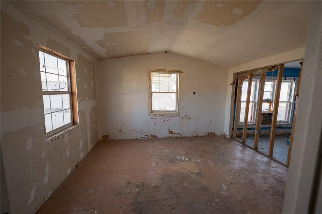 415 Elm Street Chetopa, KS 67336 - Photo 18 of 25