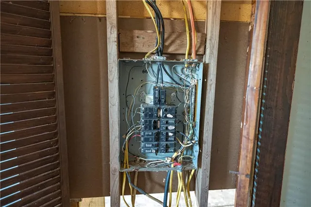 $27,500 | 415 Elm Street, Chetopa, KS 67336