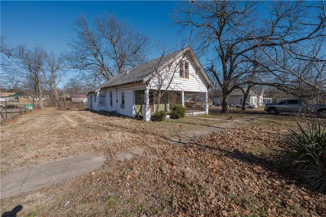$27,500 | 415 Elm Street, Chetopa, KS 67336