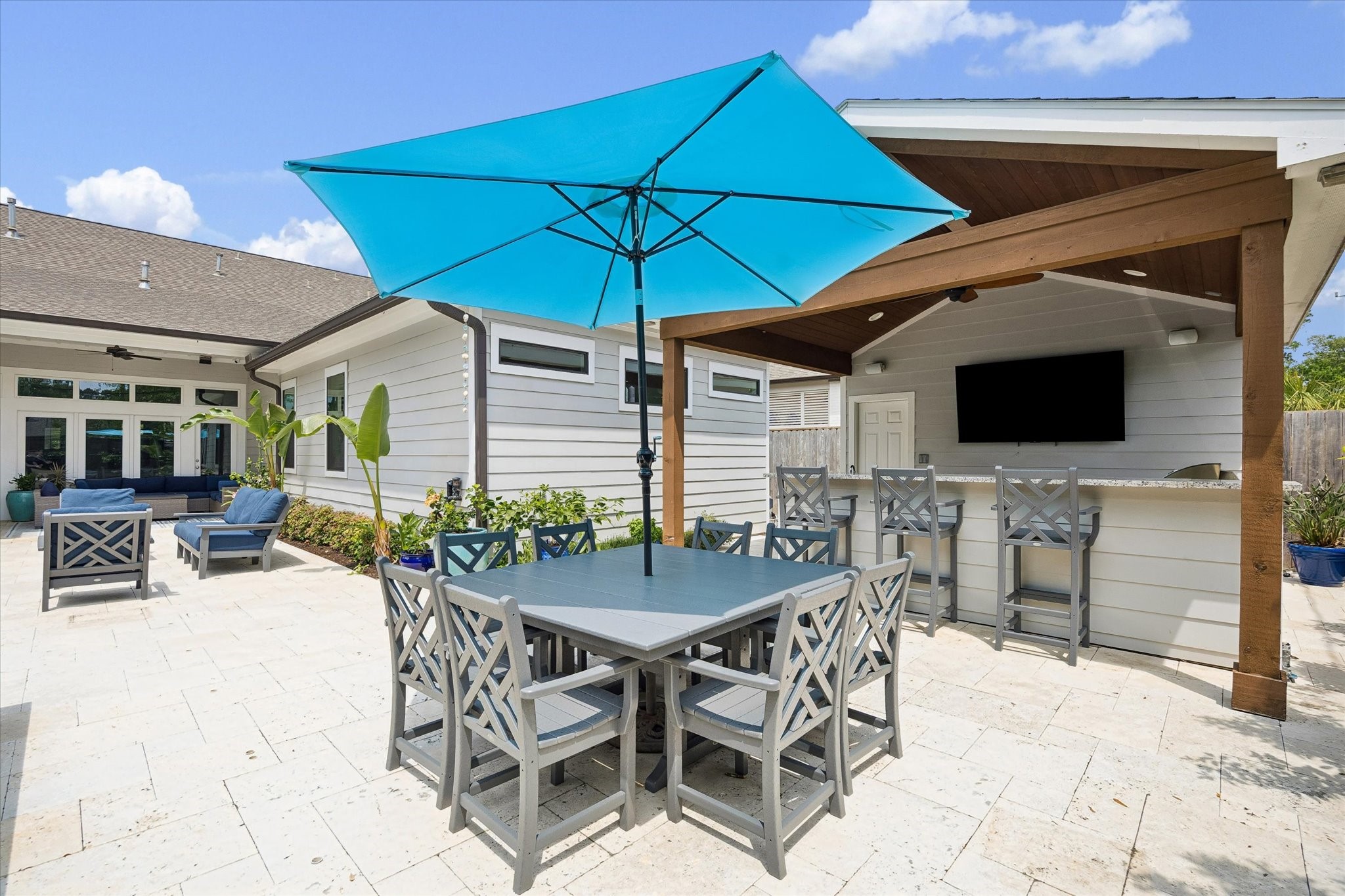 1519 Richelieu Lane Houston, TX 77018 - Photo 26 of 30 Additional seating at the bar top
