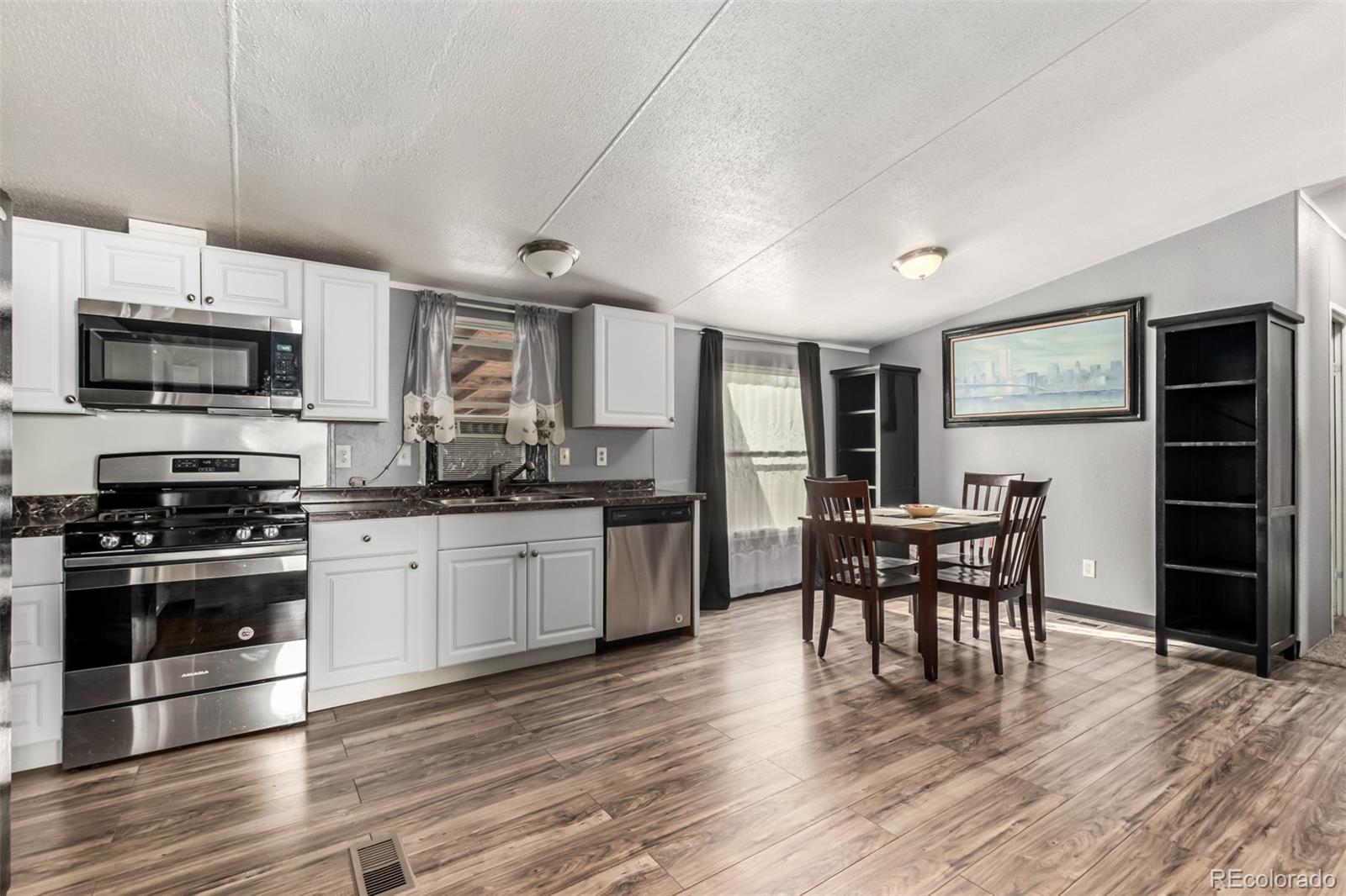 1807 38th Street Evans, CO 80620 - Photo 6 of 26