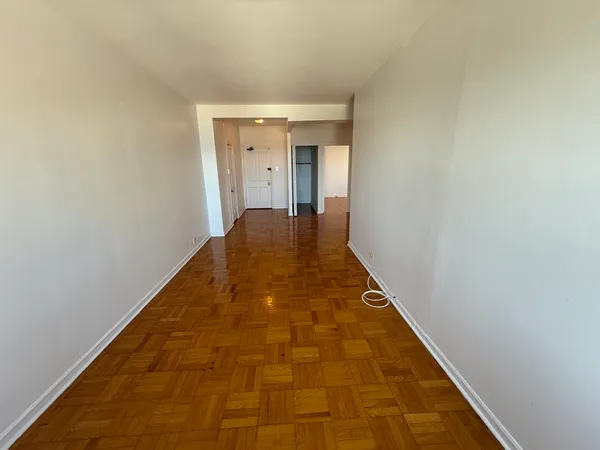 $2,345 | 6230 North Kenmore Avenue, Unit 1002, Chicago, IL 60660