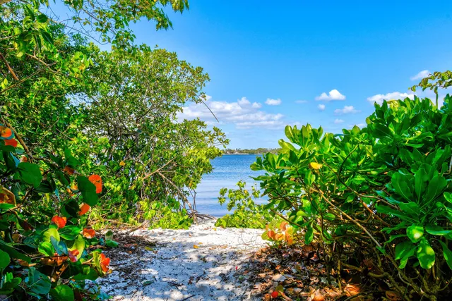 $8,500 | 3440 South Ocean Boulevard, Unit 105S, Palm Beach, FL 33480