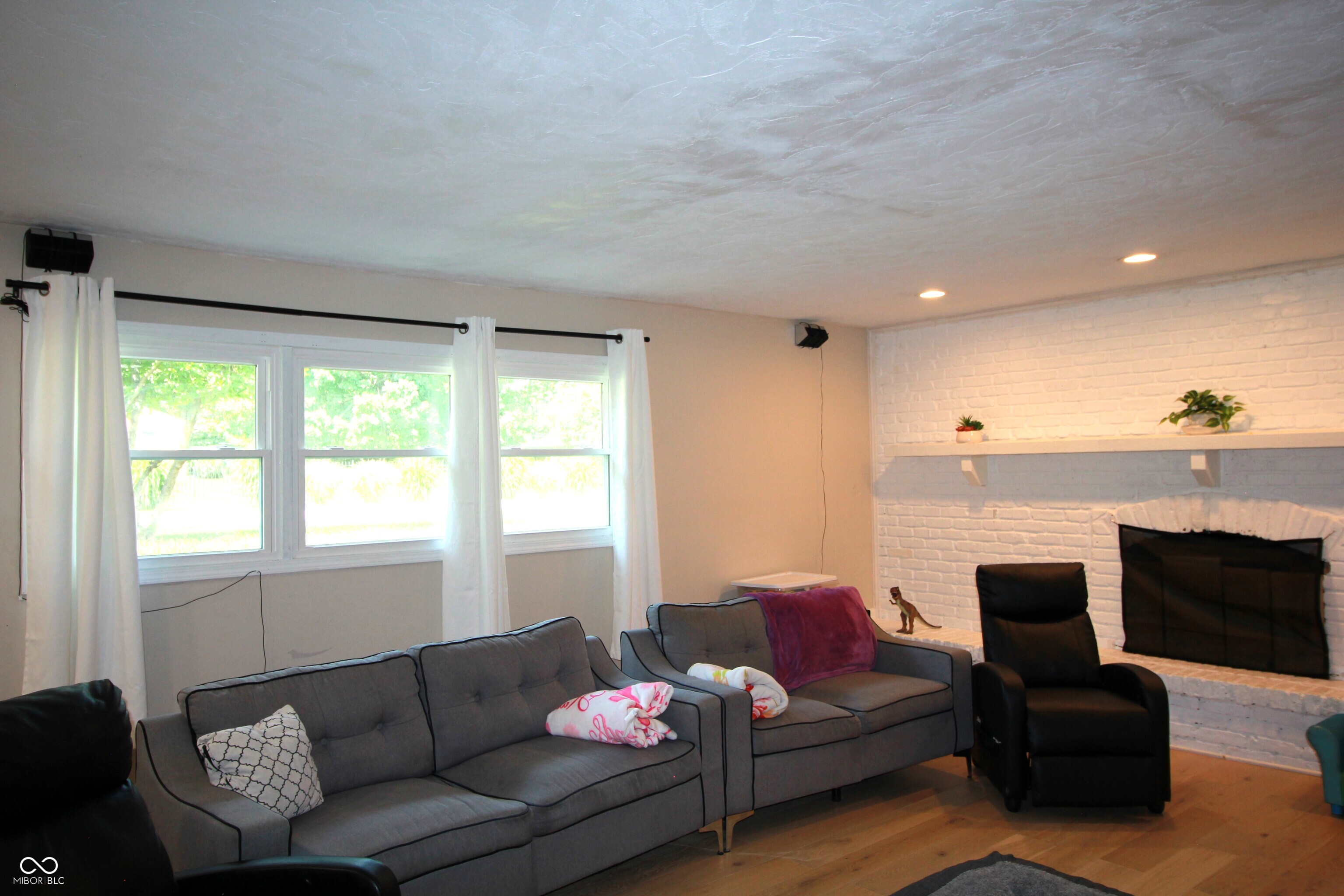 609 West Banta Road Indianapolis, IN 46217 - Photo 38 of 53