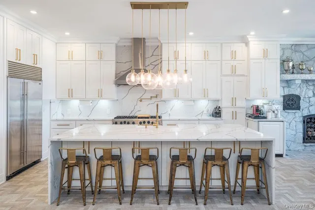 $7,500,000 | 3875 Hallock Lane, Mattituck, NY 11952