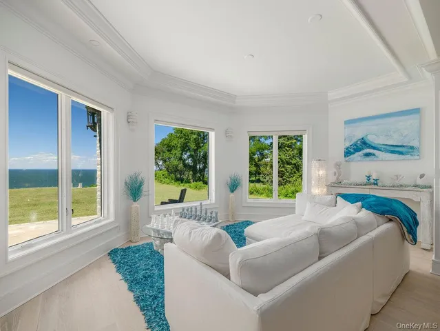 $7,500,000 | 3875 Hallock Lane, Mattituck, NY 11952