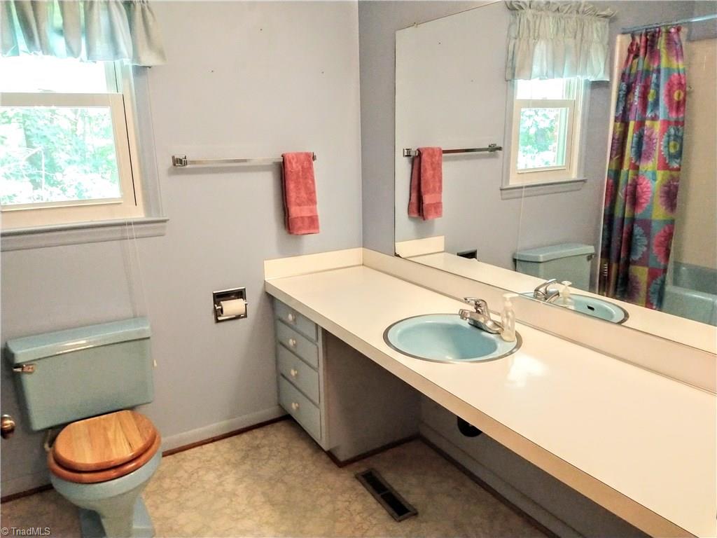 1123 East Springfield Road High Point, NC 27263 - Photo 17 of 24 Gallery Image 17