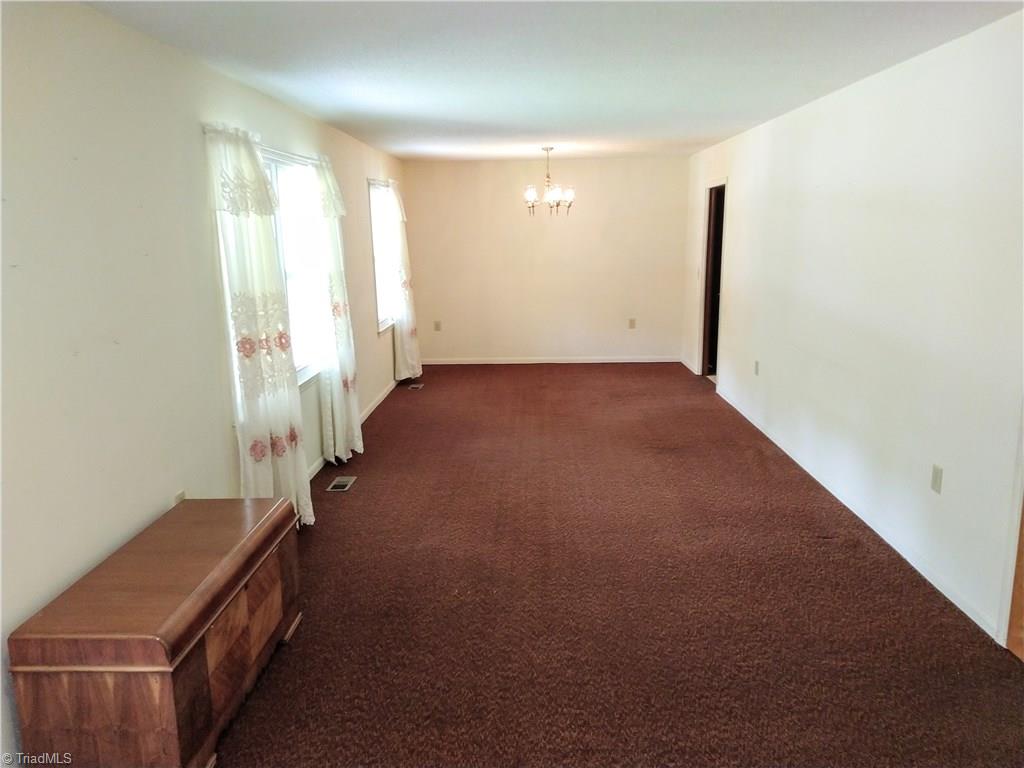 1123 East Springfield Road High Point, NC 27263 - Photo 5 of 24 Gallery Image 5