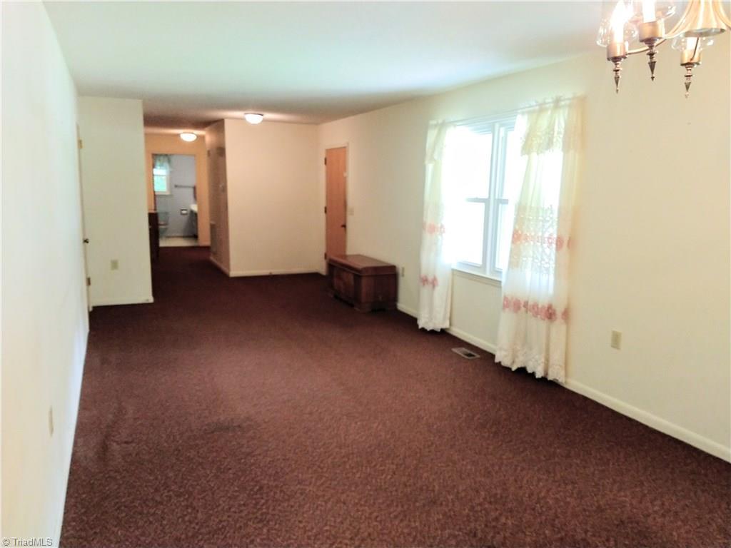 1123 East Springfield Road High Point, NC 27263 - Photo 6 of 24 Gallery Image 6