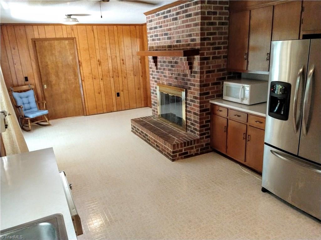 1123 East Springfield Road High Point, NC 27263 - Photo 7 of 24 Gallery Image 7