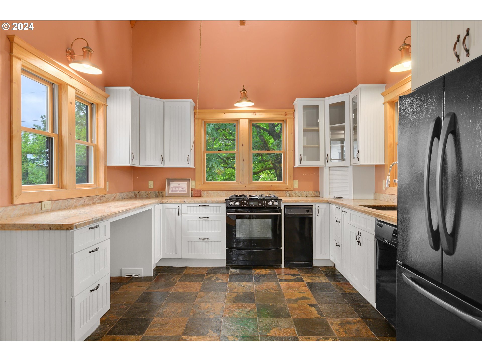 11370 Elkins Road Monmouth, OR 97361 - Photo 18 of 47 Gallery Image 18