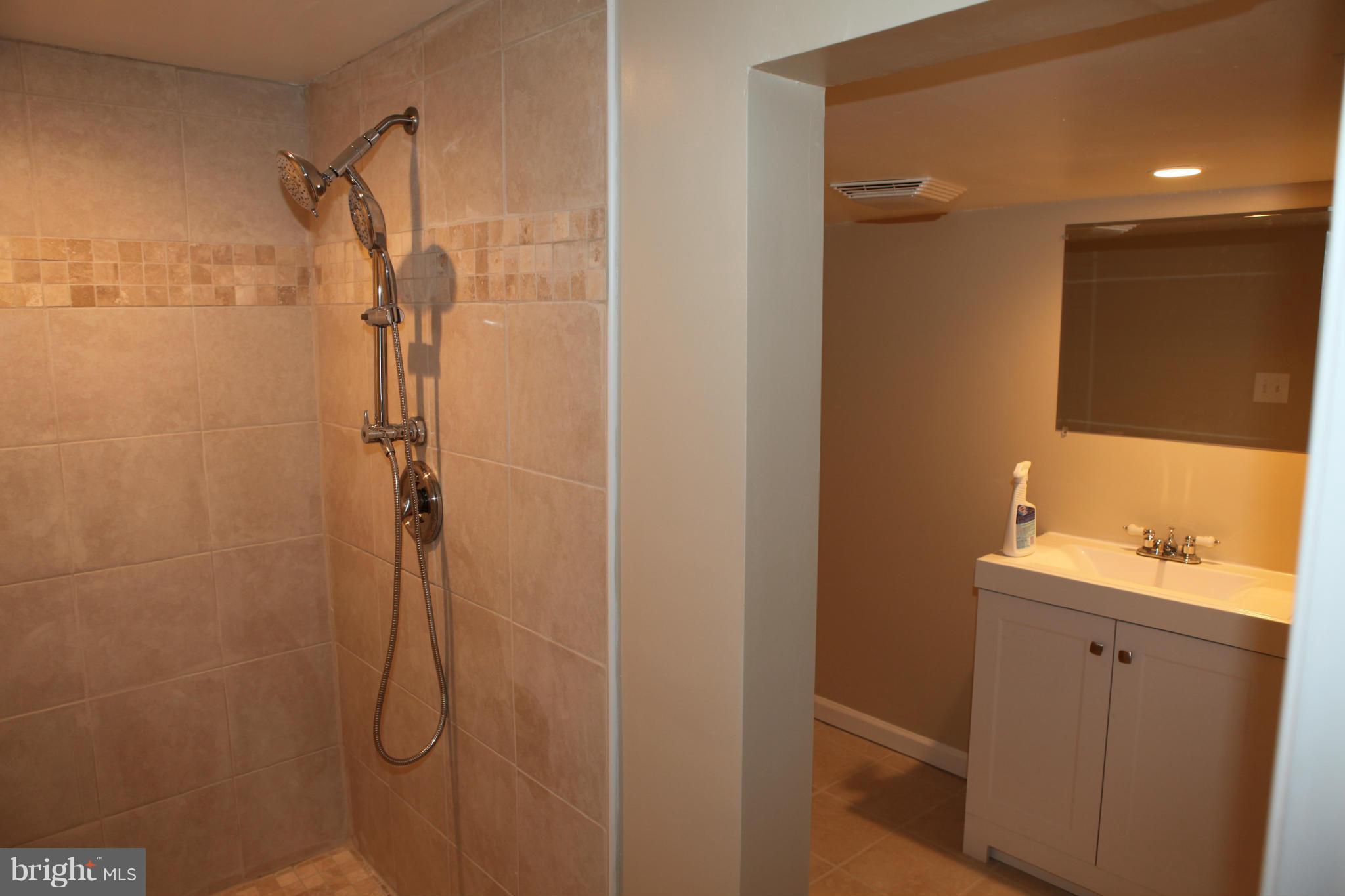 4100 Ronson Drive Alexandria, VA 22310 - Photo 22 of 25 Bath
