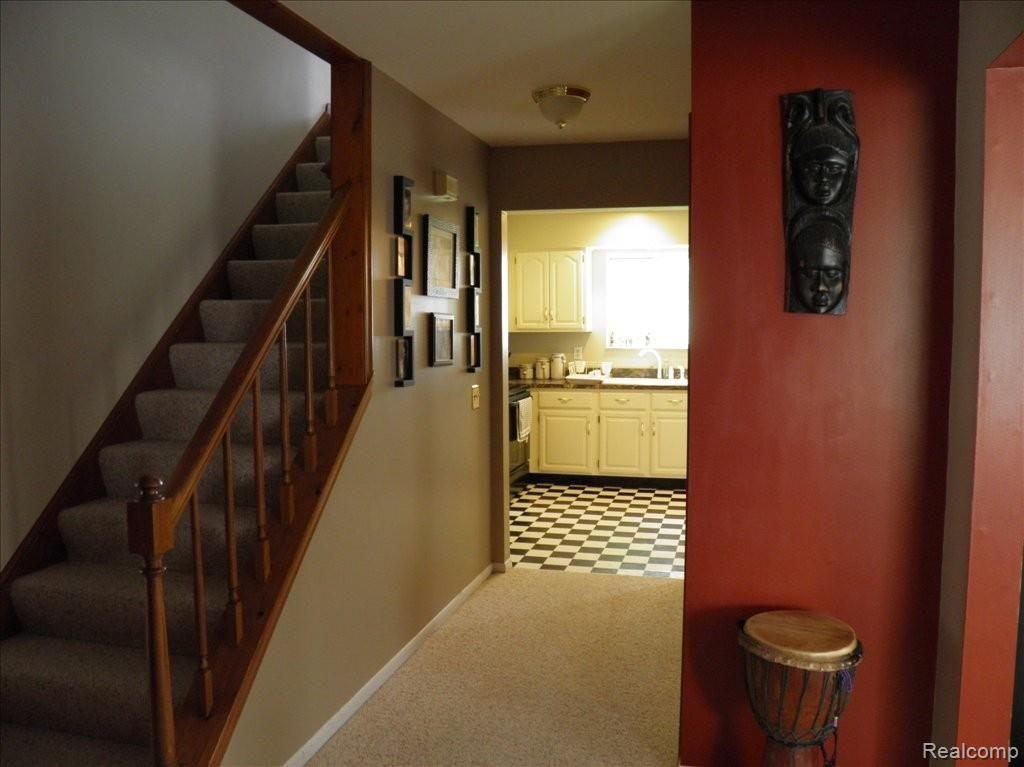 6060 Ford Road Commerce Township, MI 48382 - Photo 4 of 25 Entry hall & staircase