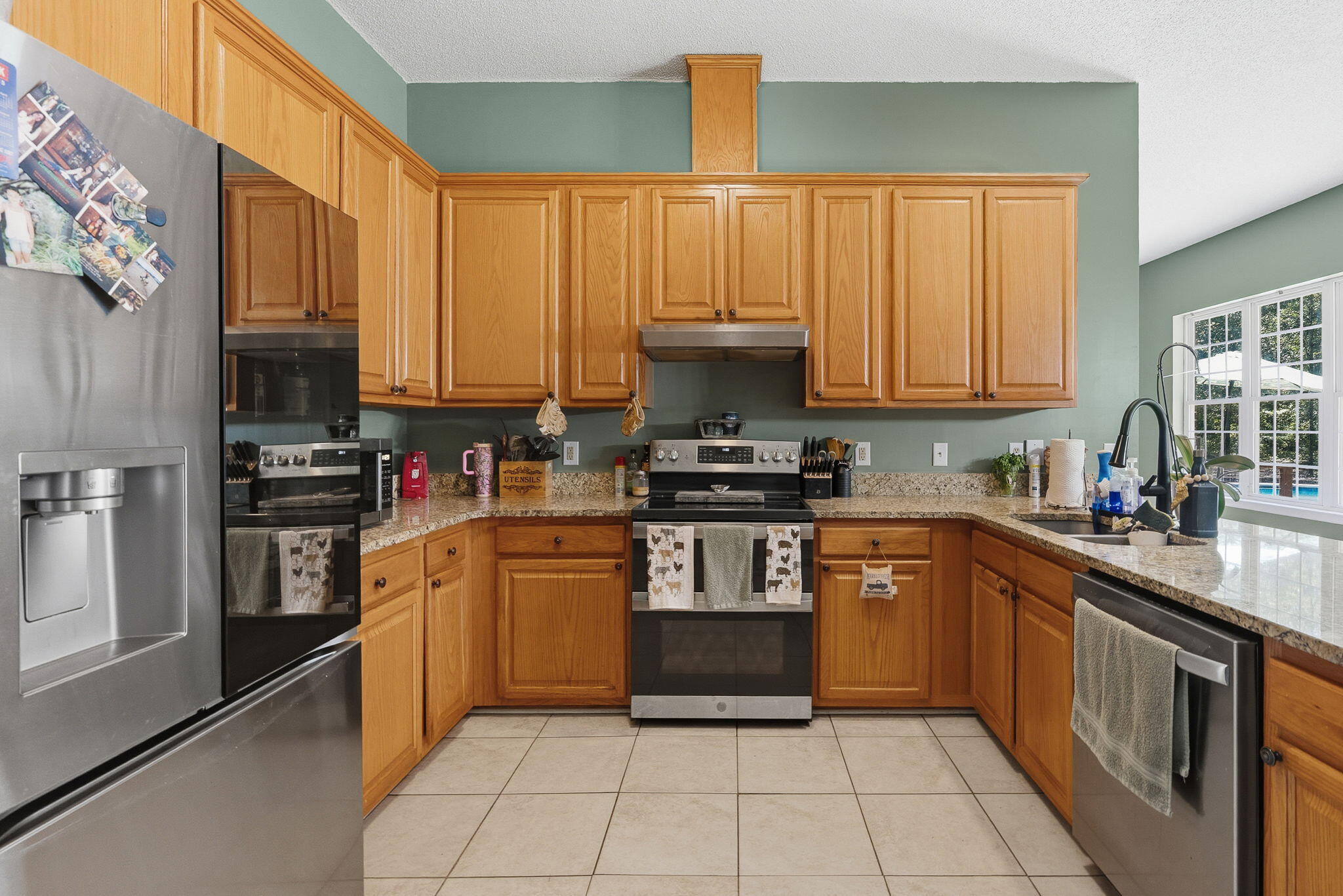 725 Yellow Brick Road Bonneau, SC 29431 - Photo 36 of 48 26-web-or-mls-Barclay Media Co -43