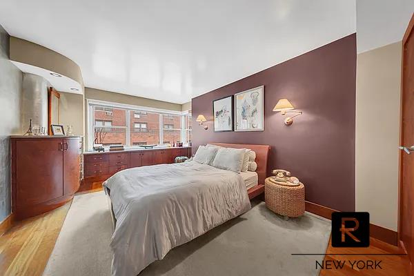 211 East 53rd Street, Unit 12C Manhattan, NY 10022 - Photo 4 of 7