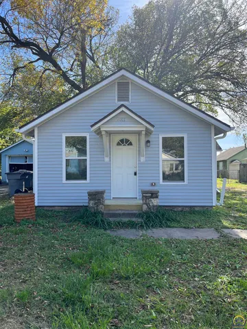$900 | 2011 West 7th Avenue, Emporia, KS 66801