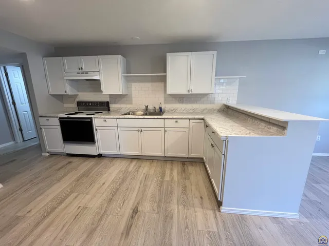 $900 | 2011 West 7th Avenue, Emporia, KS 66801