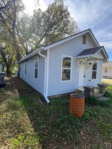 $900 | 2011 West 7th Avenue, Emporia, KS 66801