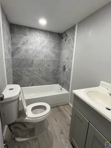 $900 | 2011 West 7th Avenue, Emporia, KS 66801