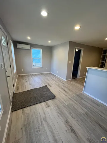 $900 | 2011 West 7th Avenue, Emporia, KS 66801