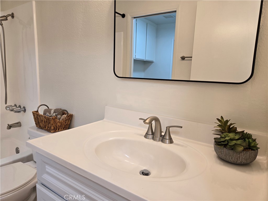 11311 Tampa Avenue, Unit 46 Porter Ranch, CA 91326 - Photo 25 of 35