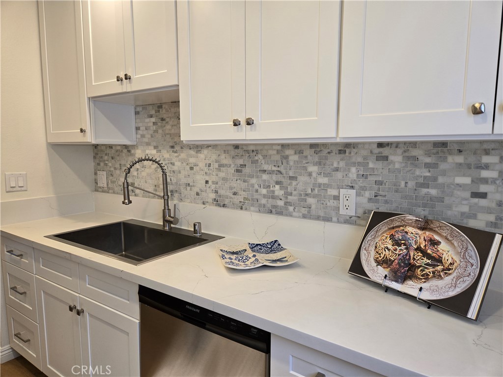 11311 Tampa Avenue, Unit 46 Porter Ranch, CA 91326 - Photo 7 of 35