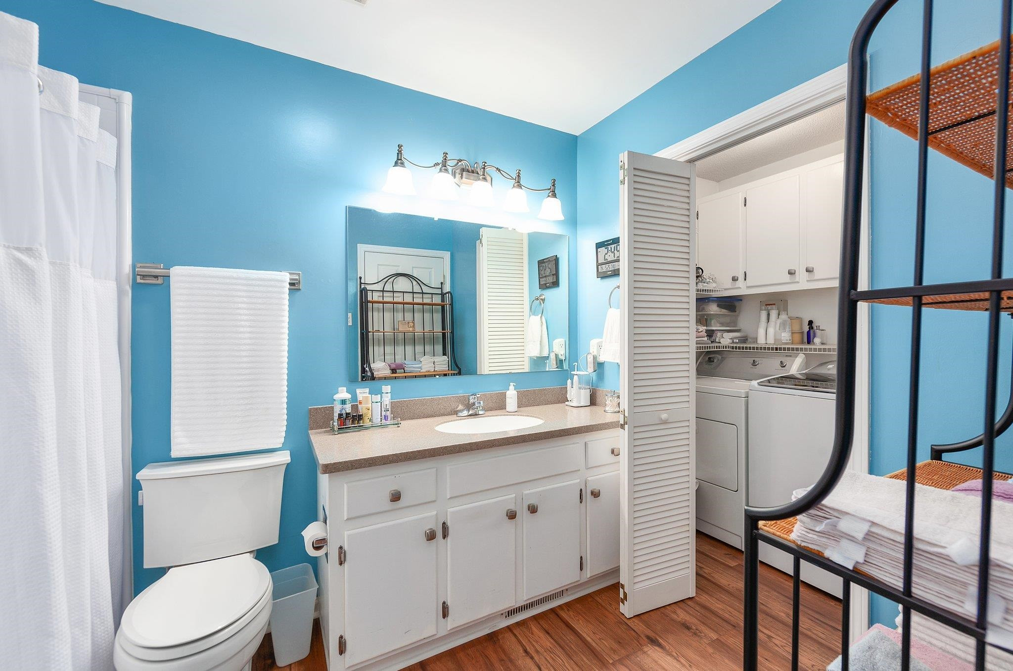 56 Ridgeoak Place Jackson, TN 38305 - Photo 15 of 34 a bathroom with a double vanity sink toilet mirror and tub